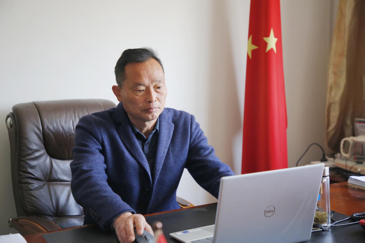 奮力爭先的領頭羊——新灘鹽場曹志軍.jpg